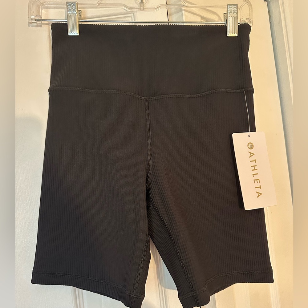 Athleta elation 7” ribbed shorts, black, size S